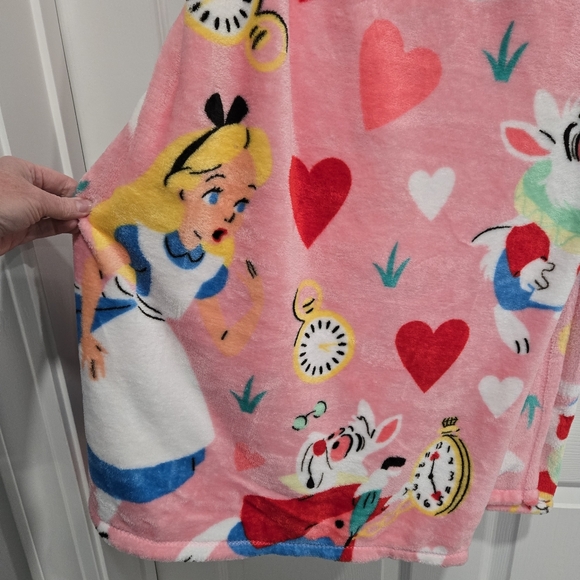 Disney Alice In Wonderland Pink Plush Throw Blanket New With Tags - Picture 4 of 6